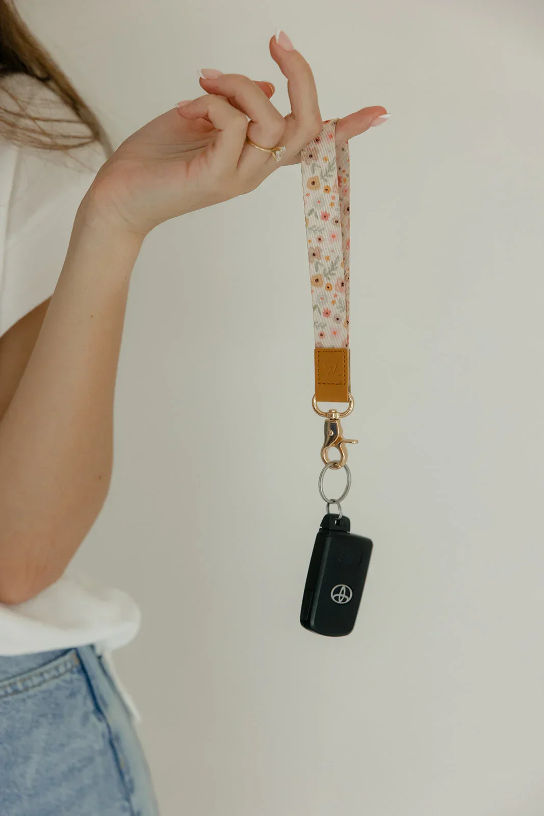 Buttercup Bouquet Wrist Lanyard - Image 5